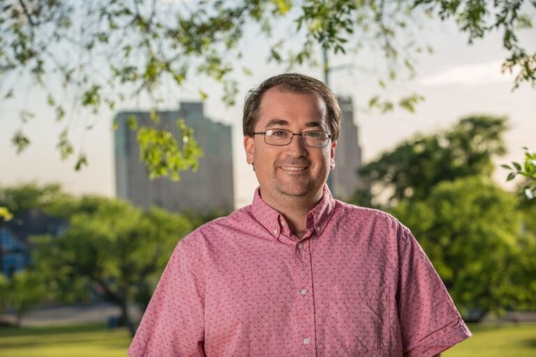 Photo of Daniel Miller